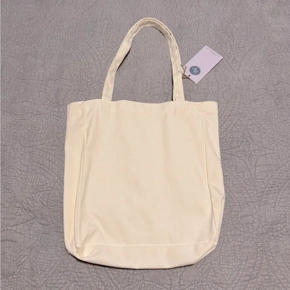 NWT Floral Greenery Embroidered Ivory Cream Tote Bag - Picture 4 of 4